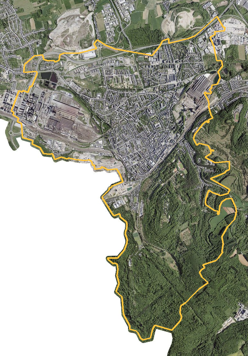 Orthophotographie officielle de la commune de Esch-sur-Alzette (geoportail
national du Luxembourg), limites communales soulignees en ambre