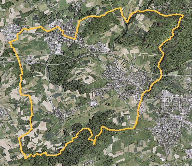 Orthophotographie officielle de la commune de Mamer (geoportail
national du Luxembourg), limites communales soulignees en ambre